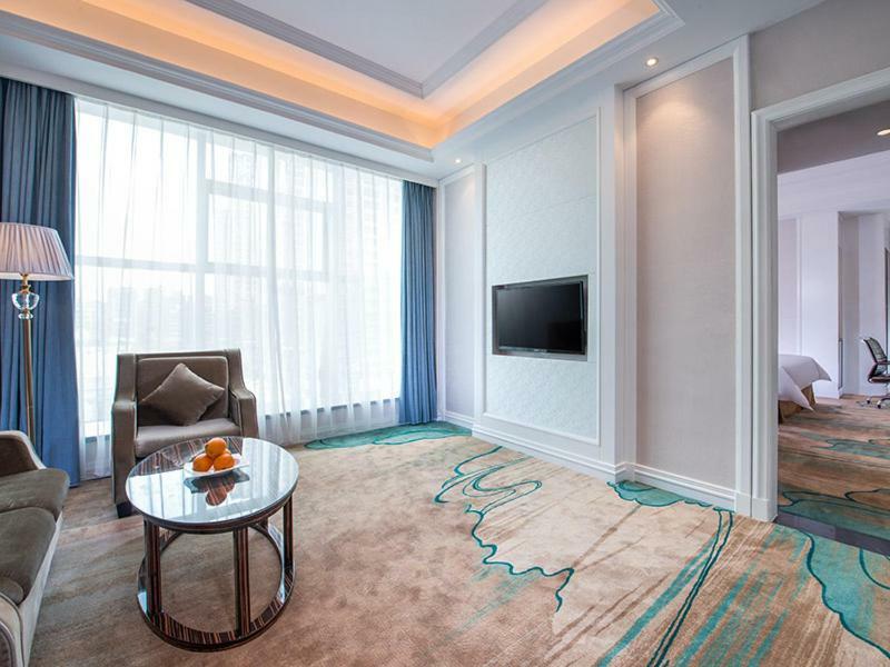 Vienna International Hotel Guangdong Puning Sqaure Екстер'єр фото