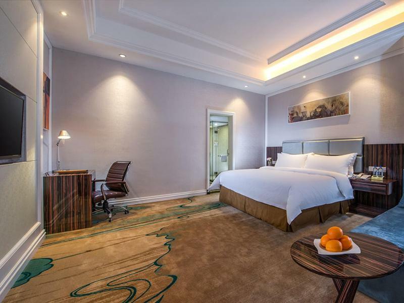 Vienna International Hotel Guangdong Puning Sqaure Екстер'єр фото